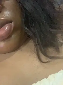 Snapshot of bonbonaumiel chatting on 01-03-25, 06:24 bonbonaumiel online show from 01-03-25, 06:24