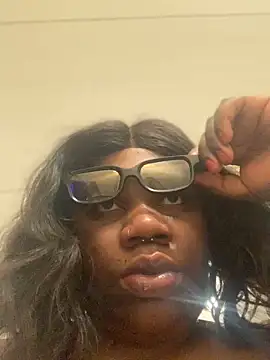 Snapshot of bonbonaumiel chatting on 01-06-25, 09:19 bonbonaumiel online show from 01-06-25, 09:19