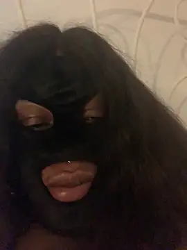 Snapshot of bonbonaumiel chatting on 01-15-25, 12:04 bonbonaumiel online show from 01-15-25, 12:04