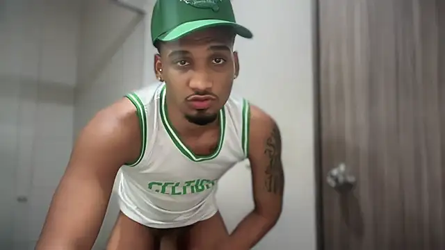 Snapshot of michael_jordanx chatting on 03-13-25, 06:45 michael jordanx online show from 03-13-25, 06:45