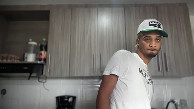 Snapshot of michael_jordanx chatting on 02-17-25, 03:11 michael jordanx online show from 02-17-25, 03:11