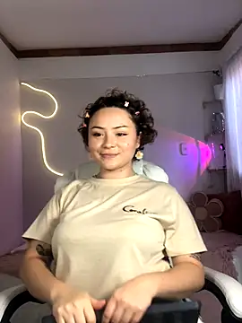 karlahush online show from 10-17-25, 10:22