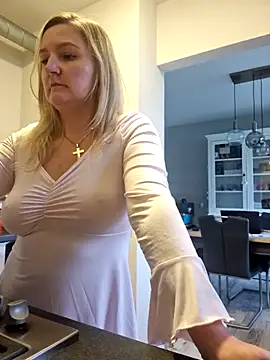 CoupleKitty online show from 10-21-25, 03:44
