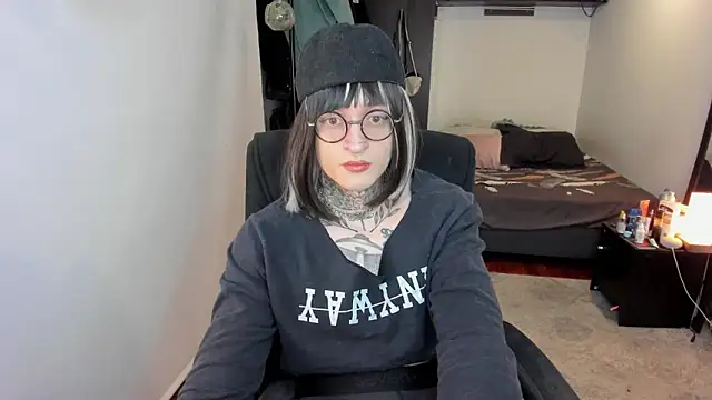 ShiiraVelkor online show from 12-23-25, 09:41