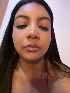 Snapshot of nicole_fisherr chatting on 05-10-26, 03:54 nicole fisherr online show from 05-10-26, 03:54