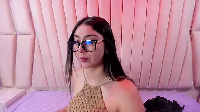 Lucy Anall  online show from 03-22-26, 09:38