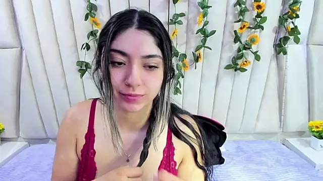 Lucy Anall  online show from 09-17-25, 07:49