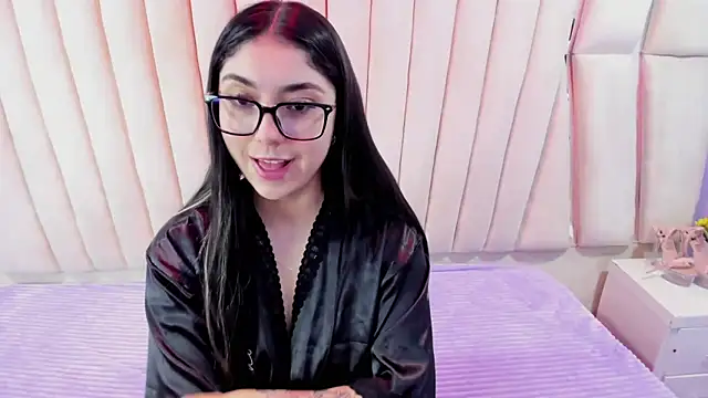 Lucy Anall  online show from 03-12-26, 10:03