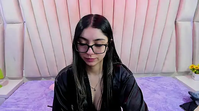 Lucy Anall  online show from 02-08-26, 10:40