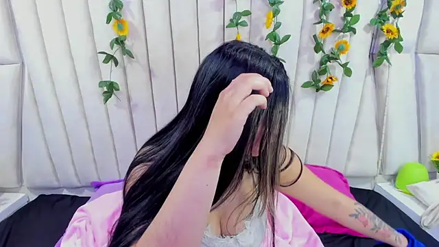 Lucy Anall  online show from 09-09-25, 08:29