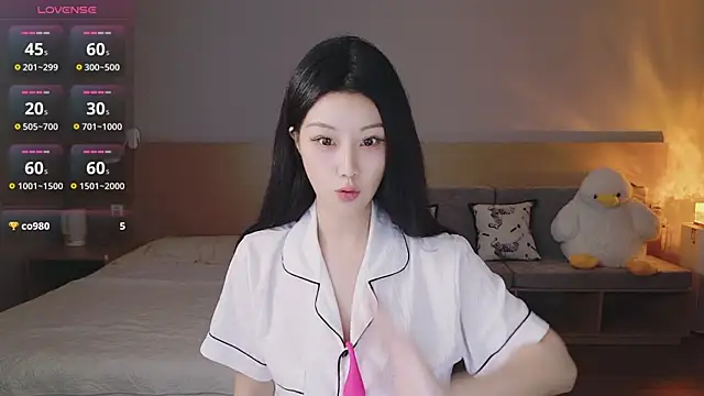 Snapshot of Lucky-baby chatting on 10-03-25, 01:23 Lucky-baby online show from 10-03-25, 01:23