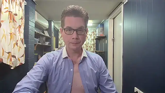 tilobinder online show from 10-31-25, 01:52