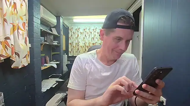 tilobinder online show from 12-19-25, 10:06