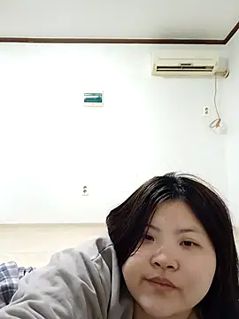 Snapshot of hello098712 chatting on 03-18-25, 08:17 hello098712 online show from 03-18-25, 08:17