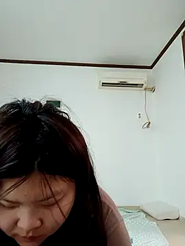 Snapshot of hello098712 chatting on 03-21-25, 08:06 hello098712 online show from 03-21-25, 08:06