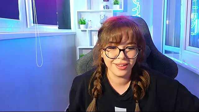 CutiePie3 online show from 11-30-25, 08:48