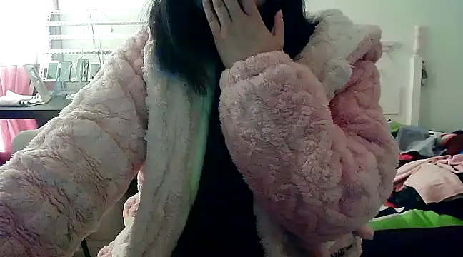 Snapshot of CN-Xiaoxi chatting on 02-24-25, 01:02 CN-Xiaoxi online show from 02-24-25, 01:02