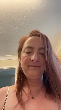 LouiseTswing online show from 10-10-25, 10:49