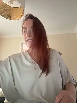 LouiseTswing online show from 02-10-26, 02:27