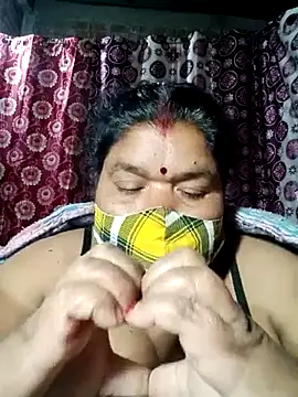 Hot Falguni online show from 02-18-25, 01:21