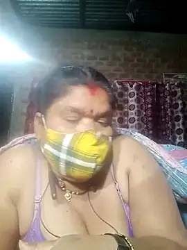 Hot Falguni online show from 02-19-25, 04:55