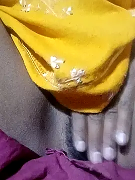 Hot Falguni online show from 02-27-25, 08:24