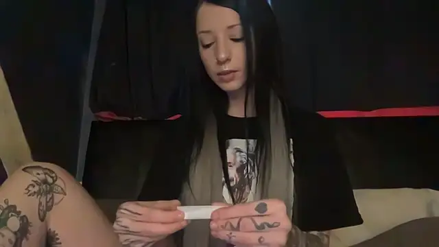 MissMidnightUK online show from 01-13-26, 04:11