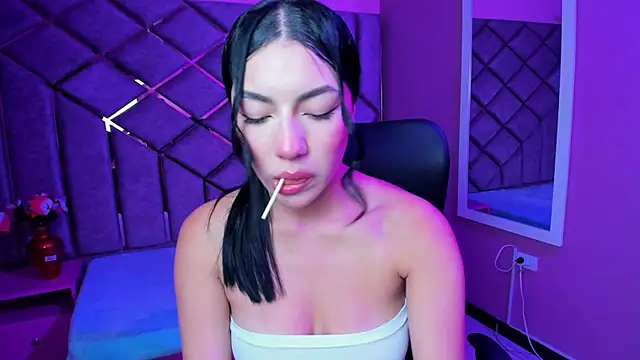 Poly Sasha  online show from 11-12-25, 04:27