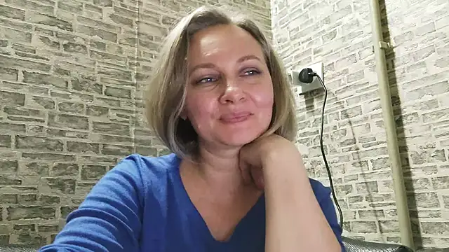 Snapshot of EdithManning chatting on 02-11-25, 03:29 EdithManning online show from 02-11-25, 03:29