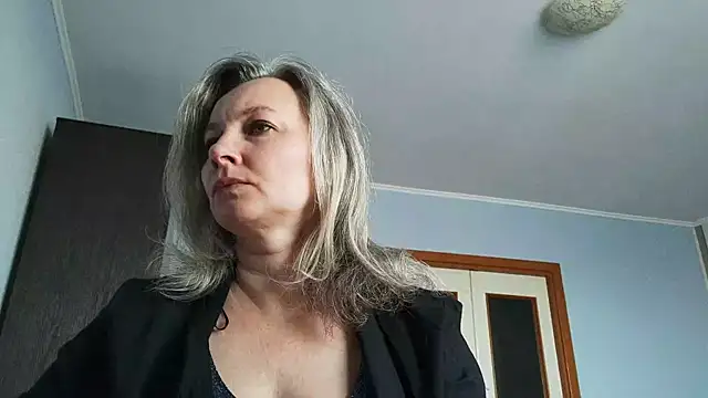 EdithManning online show from 03-12-26, 05:55