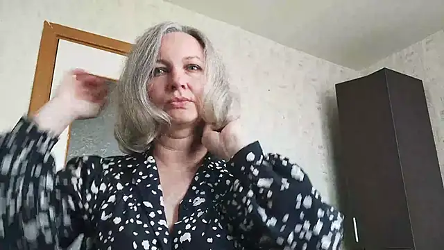 EdithManning online show from 05-21-26, 06:00