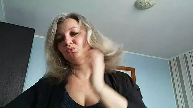 EdithManning online show from 03-08-26, 06:49