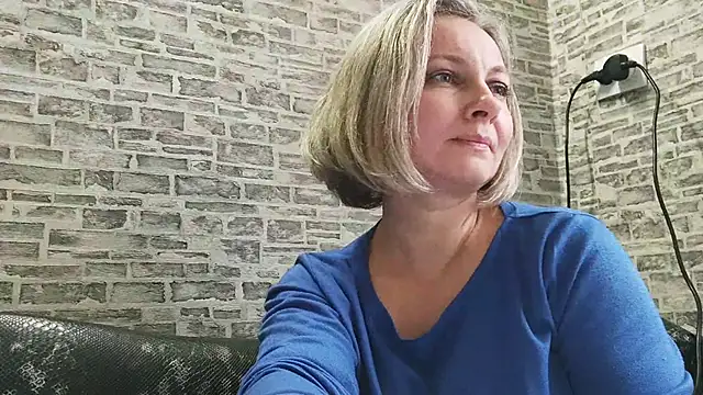 Snapshot of EdithManning chatting on 02-11-25, 12:25 EdithManning online show from 02-11-25, 12:25
