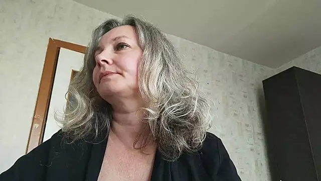 EdithManning online show from 06-05-26, 05:12