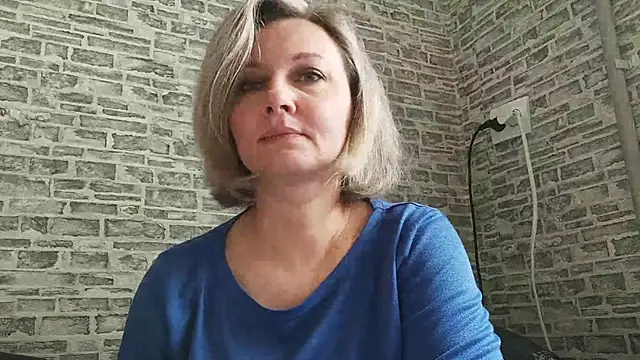 Snapshot of EdithManning chatting on 03-06-25, 06:19 EdithManning online show from 03-06-25, 06:19