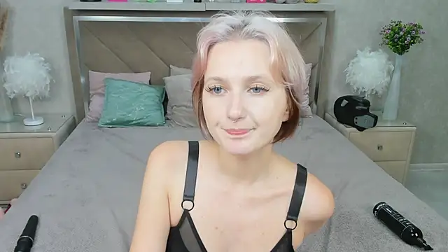 MiaKarlos online show from 07-24-26, 01:12