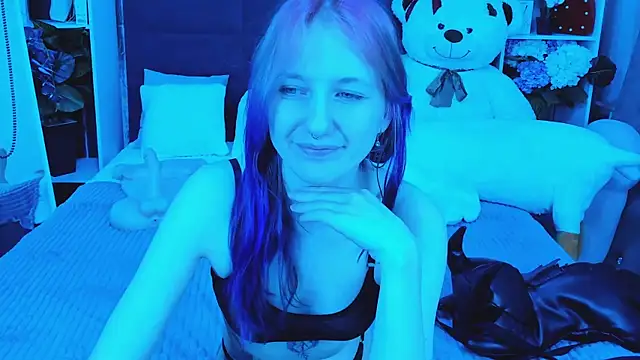 Snapshot of MiaKarlos chatting on 09-22-25, 01:33 MiaKarlos online show from 09-22-25, 01:33