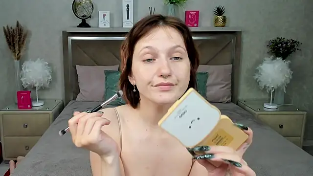 MiaKarlos online show from 06-18-26, 01:15