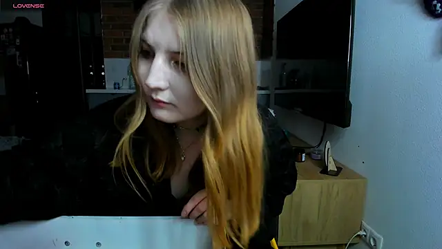 Snapshot of princessaalicc chatting on 03-07-25, 04:00 princessaalicc online show from 03-07-25, 04:00