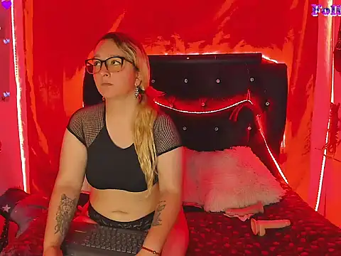 katieeandsharonn online show from 11-13-25, 03:05