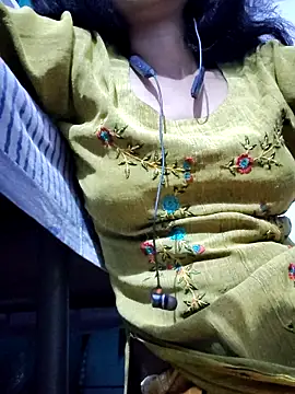 Hot-Anuska online show from 09-10-25, 04:06