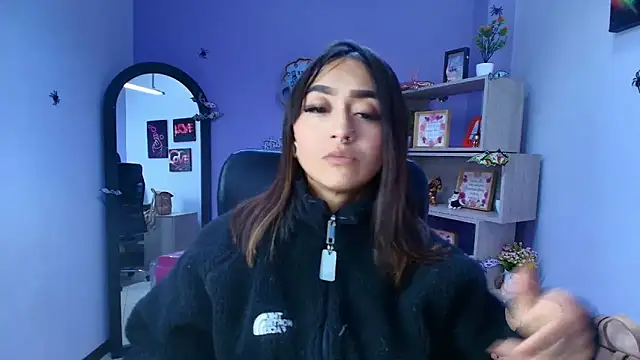 Miaa Thopmson online show from 11-13-25, 03:43