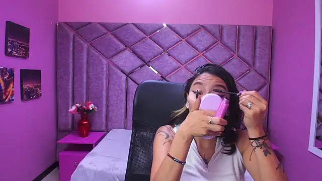 Miaa Thopmson online show from 12-01-25, 03:13