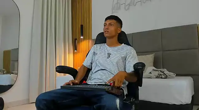 wolf james123 online show from 02-04-25, 01:16