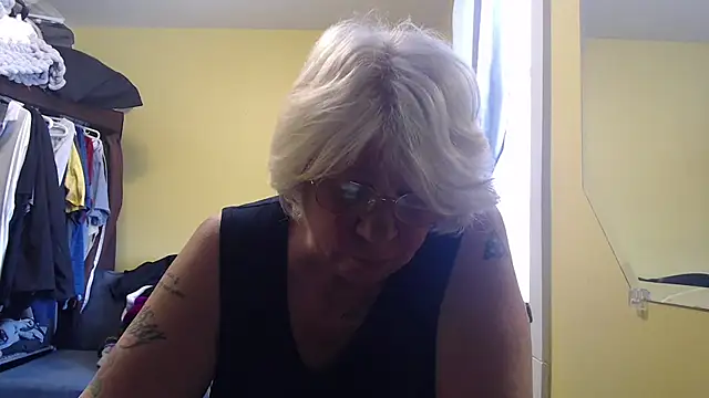 Snapshot of canadiancougar1965 chatting on 03-18-26, 03:35 canadiancougar1965 online show from 03-18-26, 03:35