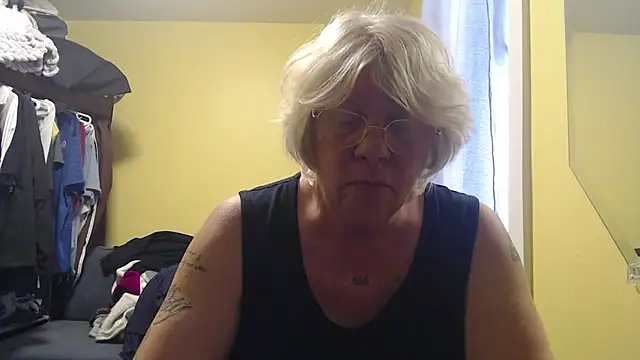 Snapshot of canadiancougar1965 chatting on 03-20-26, 04:30 canadiancougar1965 online show from 03-20-26, 04:30