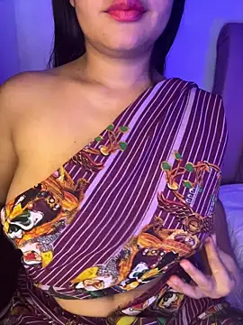 Snapshot of shara_queen1 chatting on 05-12-26, 01:24 shara queen1 online show from 05-12-26, 01:24
