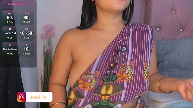 Snapshot of shara_queen1 chatting on 02-05-26, 08:10 shara queen1 online show from 02-05-26, 08:10