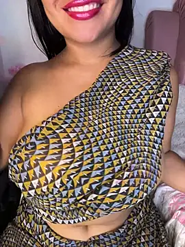 Snapshot of shara_queen1 chatting on 06-04-26, 02:49 shara queen1 online show from 06-04-26, 02:49