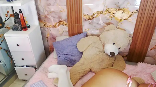 zoey-fox online show from 10-30-25, 11:12